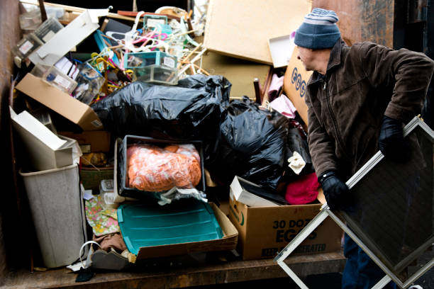 Best Garage Cleanout  in Carteret, NJ